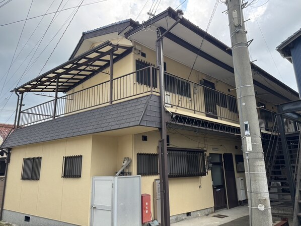 みやび荘の物件外観写真